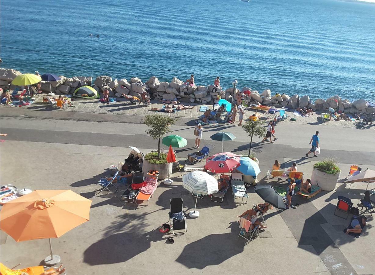 Punta Nana Mira